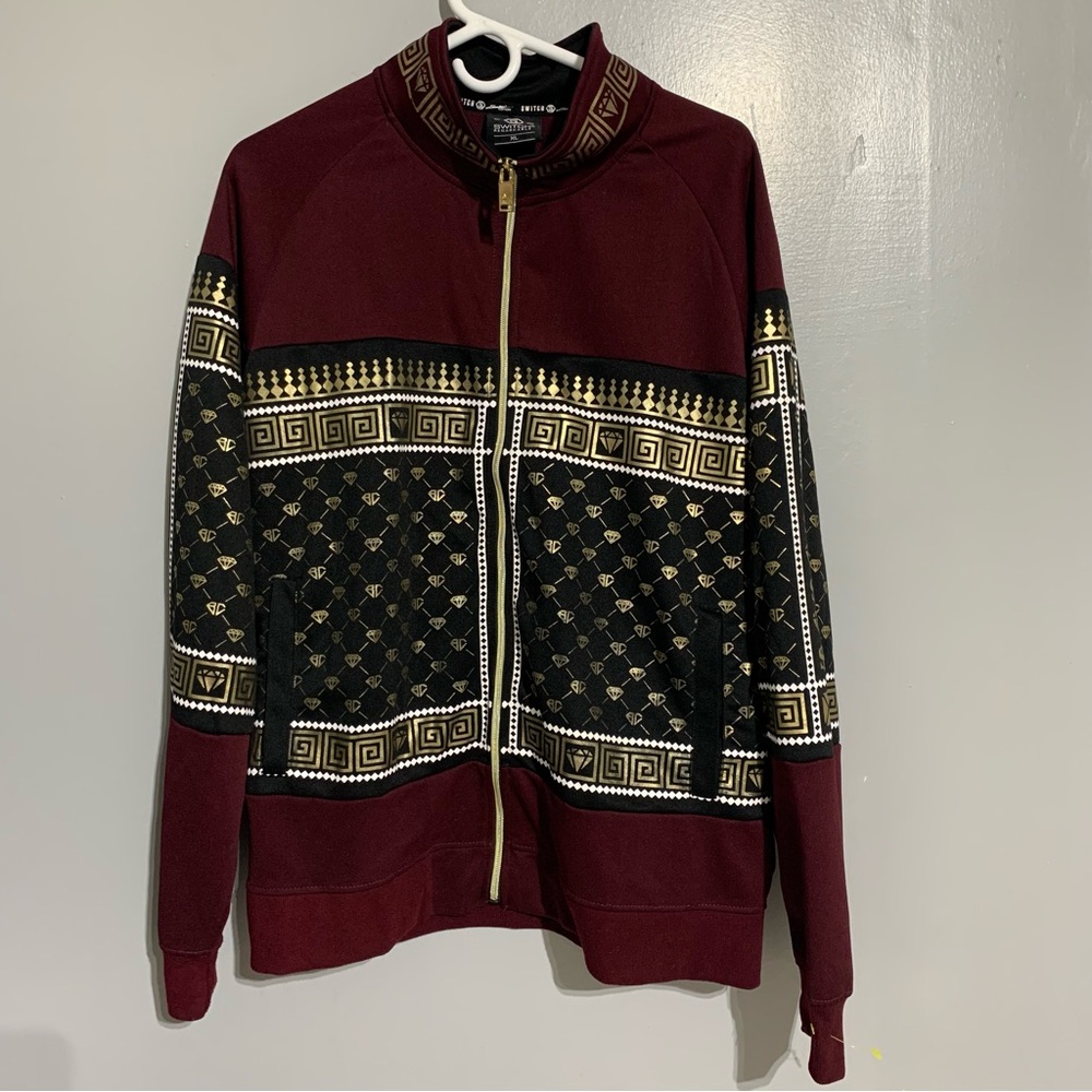 Switch Remarkable Mens sweater Gold Black Maroon Size XL